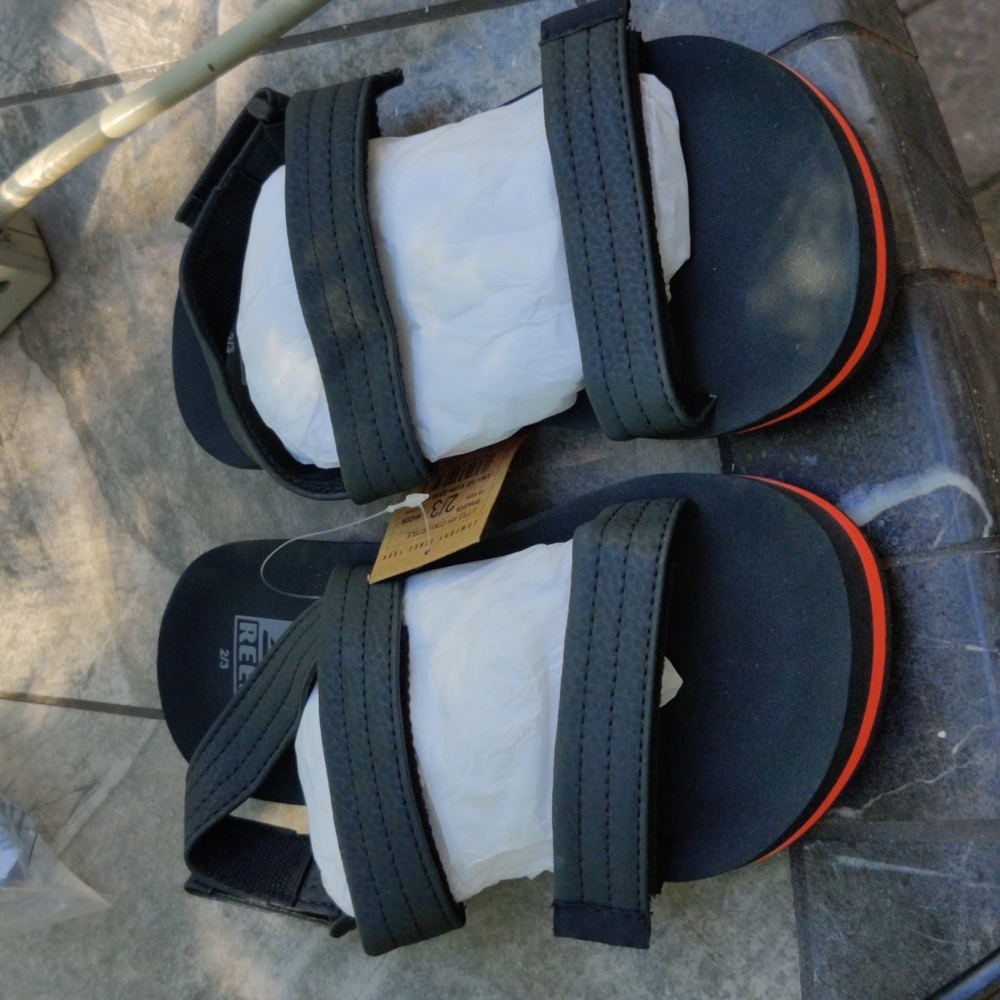 Reef little ahi boys sandal black size 2/3
